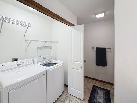 Tiny photo for 420 E Franklin Street #104, Eldridge, IA 52748 (MLS # 12565722)