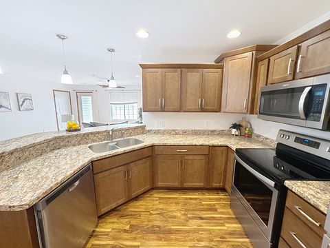 Tiny photo for 420 E Franklin Street #104, Eldridge, IA 52748 (MLS # 12565722)