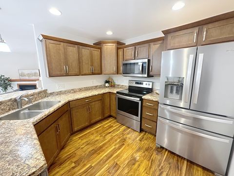 Tiny photo for 420 E Franklin Street #104, Eldridge, IA 52748 (MLS # 12565722)