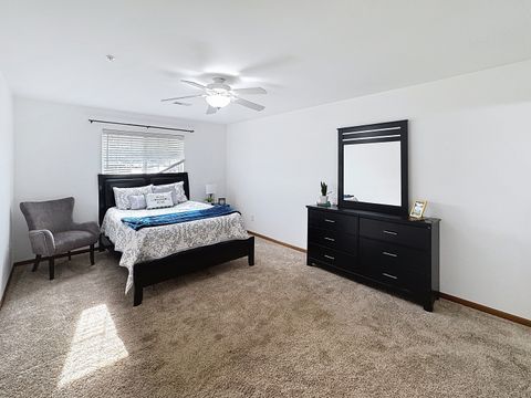 Tiny photo for 420 E Franklin Street #104, Eldridge, IA 52748 (MLS # 12565722)