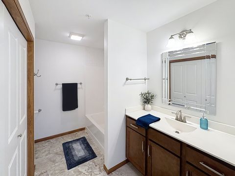 Tiny photo for 420 E Franklin Street #104, Eldridge, IA 52748 (MLS # 12565722)