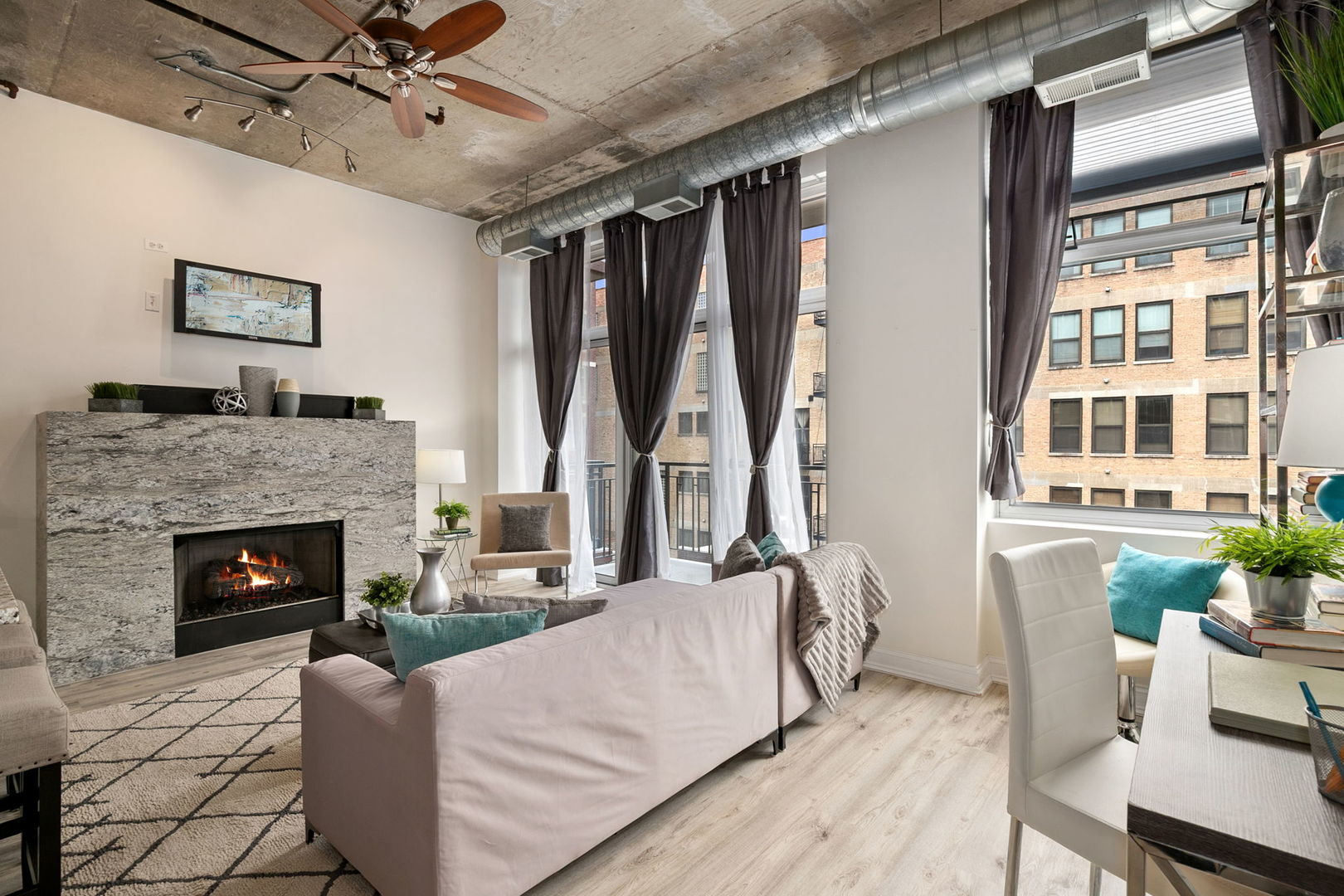 1000 W Adams Street 523