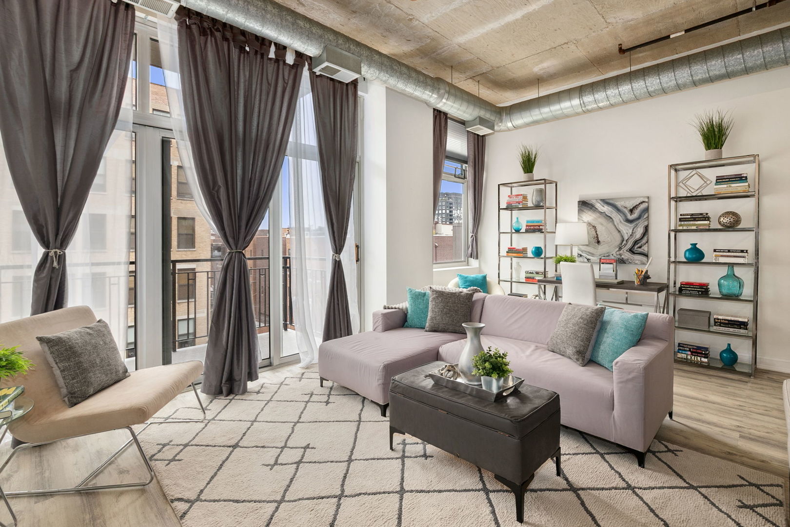 1000 W Adams Street 523