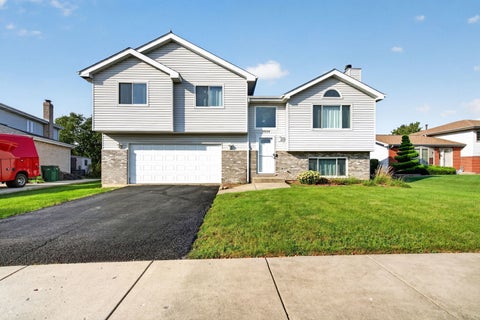 Photo of 16654 W Sioux Drive, Lockport, IL 60441 (MLS # 12743157)