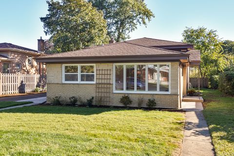 Photo of 3507 Greenwood Avenue, Wilmette, IL 60091 (MLS # 12484420)