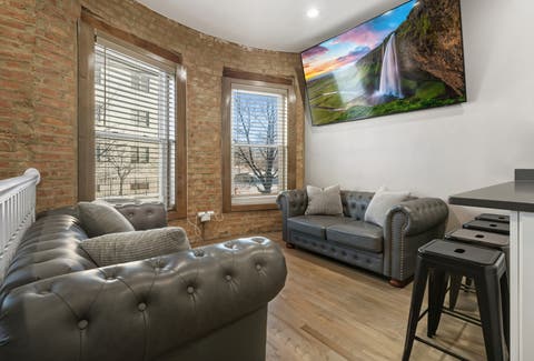 Tiny photo for 231 E 59th Street #1, Chicago, IL 60637 (MLS # 12742172)