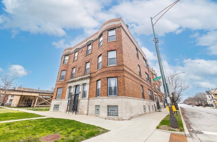 231 E 59th Street 1, Chicago, IL 60637