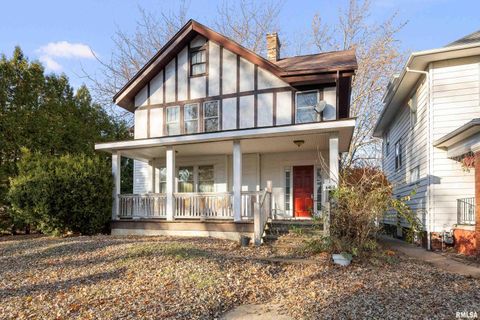 Tiny photo for 402 E Rusholme Street, Davenport, IA 52806 (MLS # QC4269746)