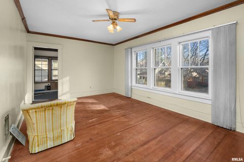 Tiny photo for 402 E Rusholme Street, Davenport, IA 52806 (MLS # QC4269746)