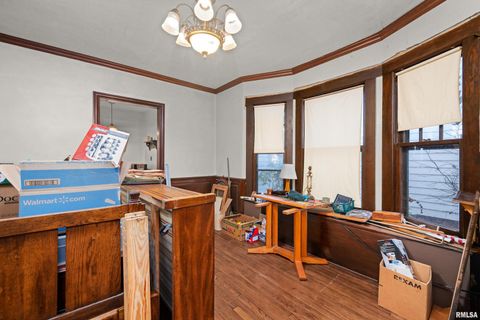 Tiny photo for 402 E Rusholme Street, Davenport, IA 52806 (MLS # QC4269746)