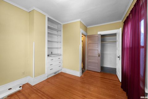 Tiny photo for 402 E Rusholme Street, Davenport, IA 52806 (MLS # QC4269746)