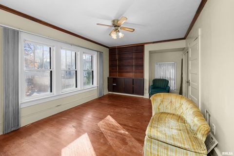 Tiny photo for 402 E Rusholme Street, Davenport, IA 52806 (MLS # QC4269746)