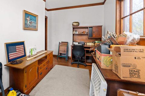 Tiny photo for 402 E Rusholme Street, Davenport, IA 52806 (MLS # QC4269746)