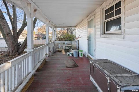 Tiny photo for 402 E Rusholme Street, Davenport, IA 52806 (MLS # QC4269746)