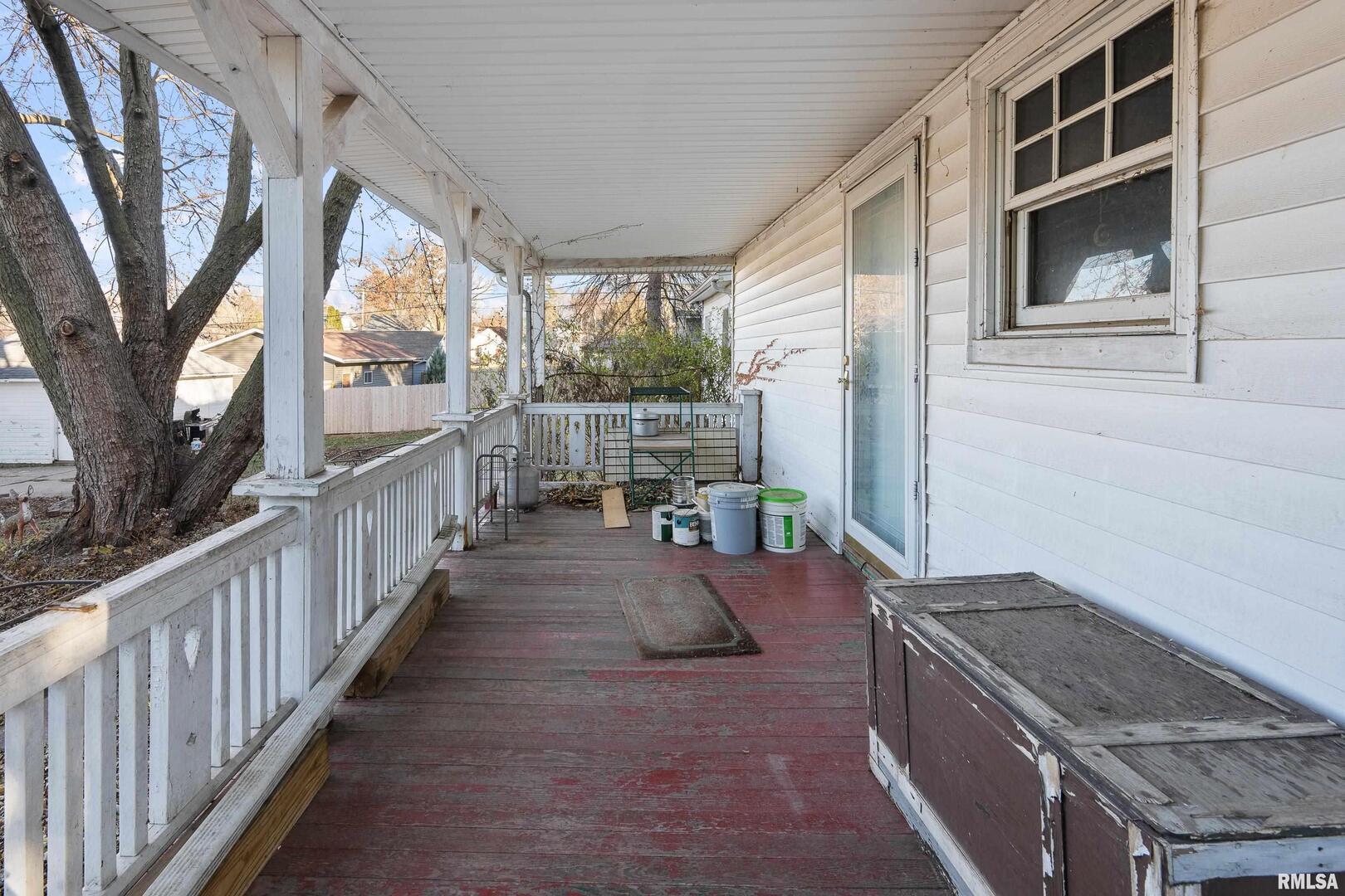 402 E RUSHOLME Street