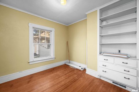 Tiny photo for 402 E Rusholme Street, Davenport, IA 52806 (MLS # QC4269746)