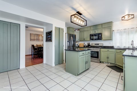 Tiny photo for 1301 Big Oak Trail, Aurora, IL 60506 (MLS # 12745336)