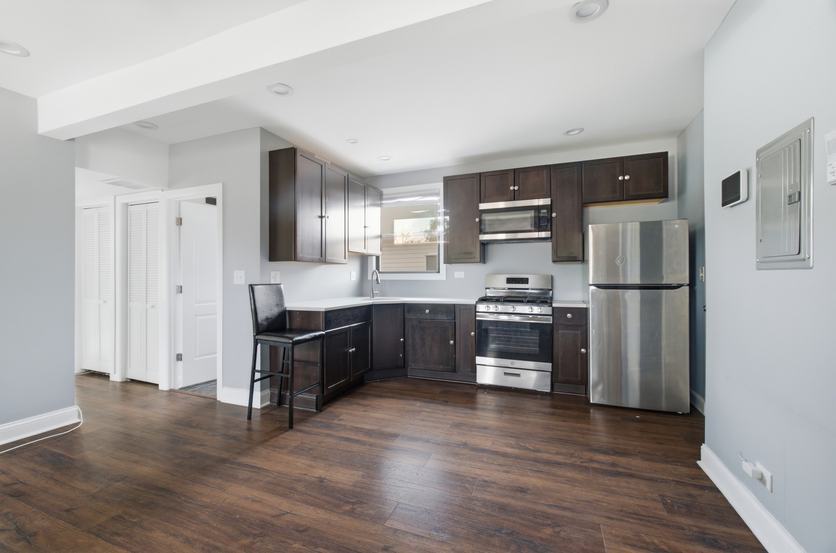 456 E 87th Place - Photo 4