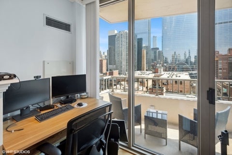 Tiny photo for 200 N JEFFERSON Street #1307, Chicago, IL 60661 (MLS # 12684795)