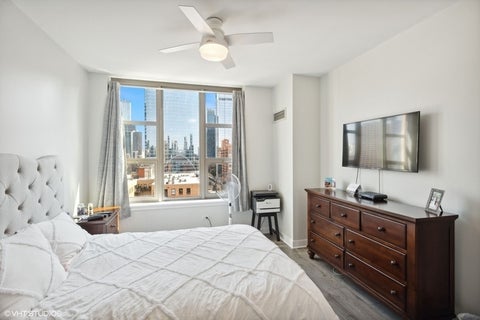Tiny photo for 200 N JEFFERSON Street #1307, Chicago, IL 60661 (MLS # 12684795)