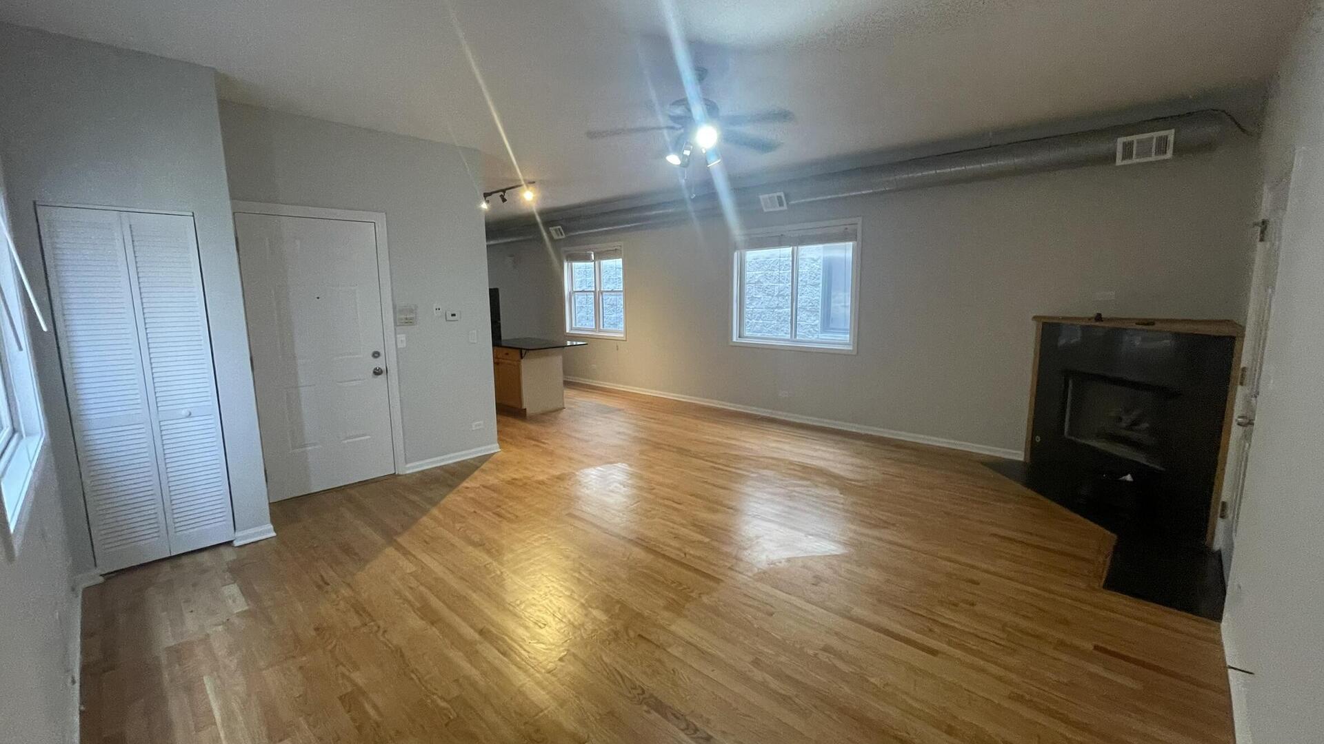 2406 W Flournoy Street 3