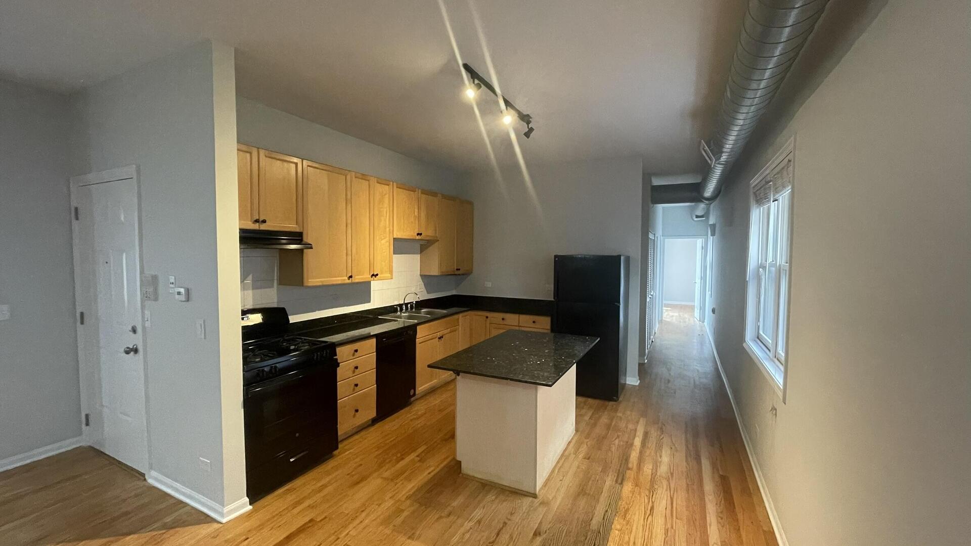 2406 W Flournoy Street 3