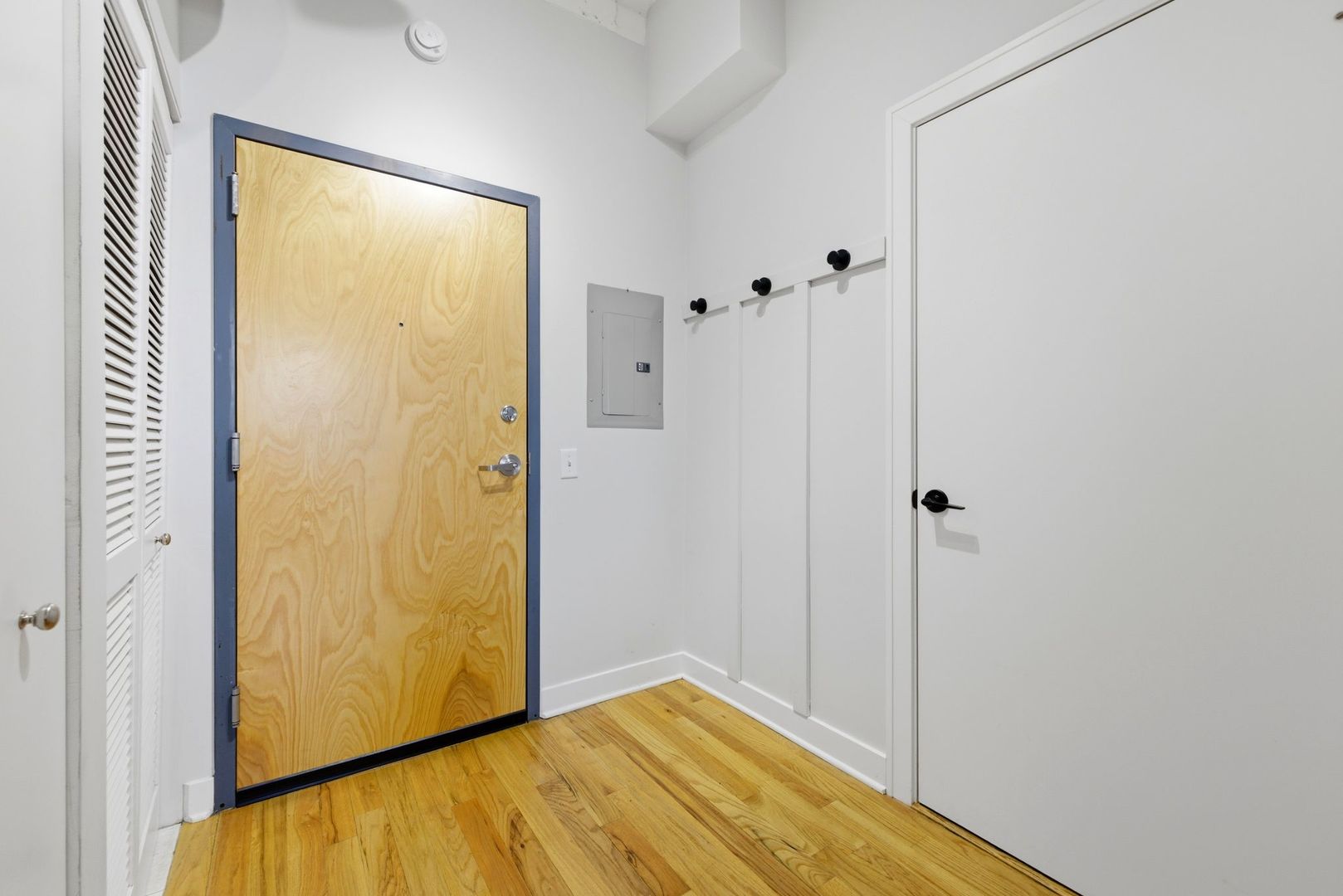 1791 W Howard Street 302
