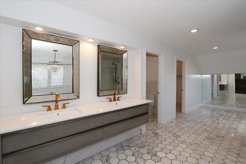 Tiny photo for 5N523 E Lakeview Circle, St. Charles, IL 60175 (MLS # 12655279)