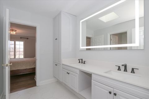 Tiny photo for 5N523 E Lakeview Circle, St. Charles, IL 60175 (MLS # 12655279)