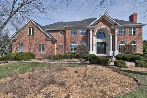 Tiny photo for 5N523 E Lakeview Circle, St. Charles, IL 60175 (MLS # 12655279)