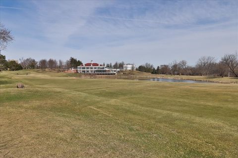 Tiny photo for 5N523 E Lakeview Circle, St. Charles, IL 60175 (MLS # 12655279)