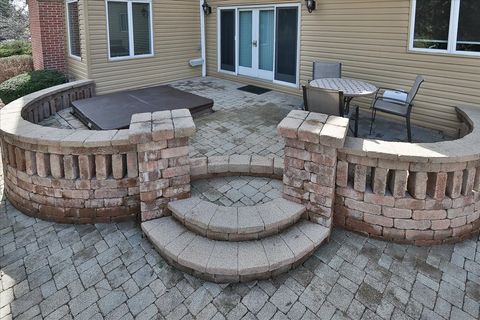 Tiny photo for 5N523 E Lakeview Circle, St. Charles, IL 60175 (MLS # 12655279)