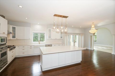 Tiny photo for 5N523 E Lakeview Circle, St. Charles, IL 60175 (MLS # 12655279)