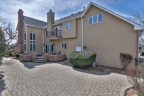 Tiny photo for 5N523 E Lakeview Circle, St. Charles, IL 60175 (MLS # 12655279)