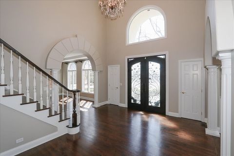 Tiny photo for 5N523 E Lakeview Circle, St. Charles, IL 60175 (MLS # 12655279)