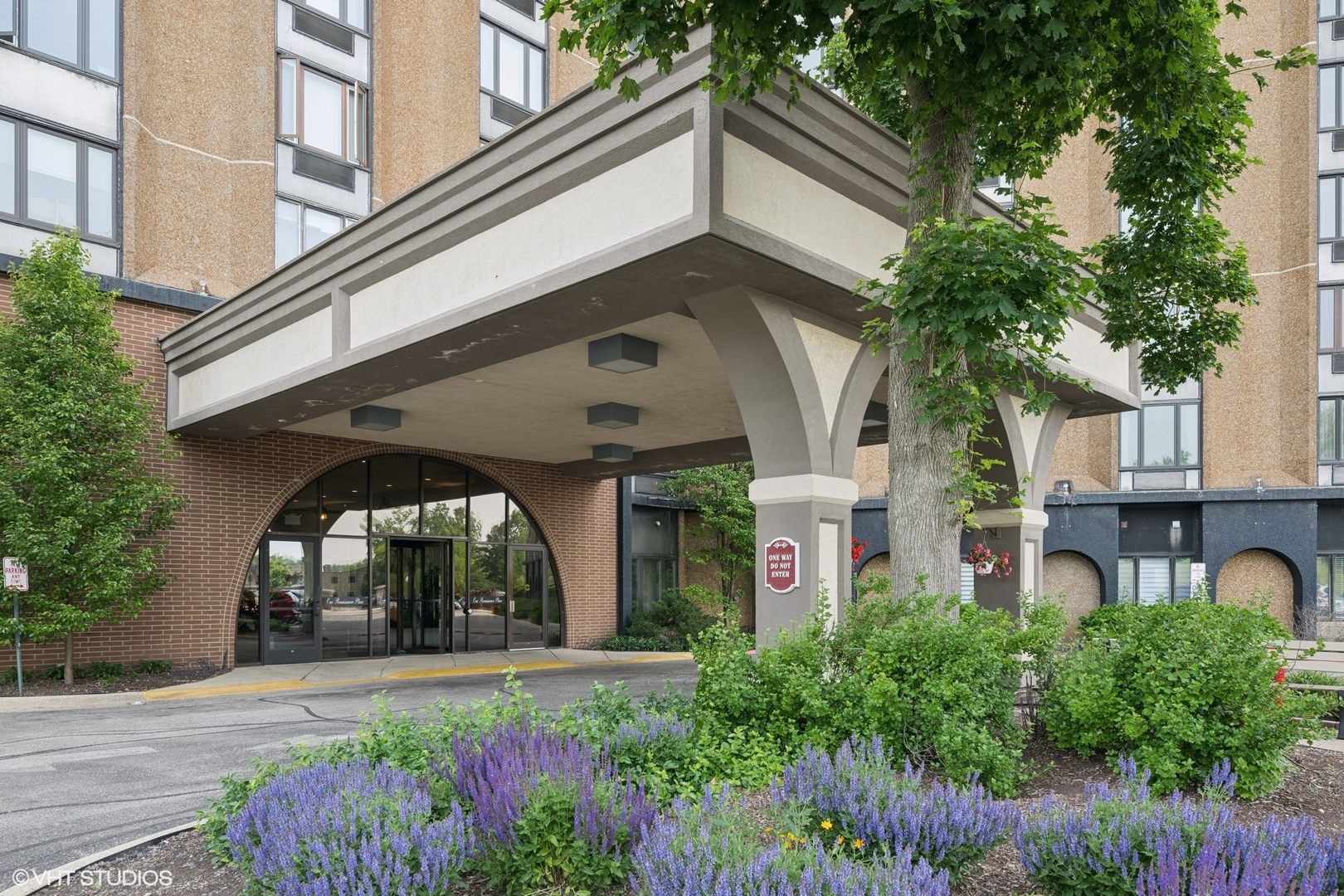 1 Renaissance Place 4PH