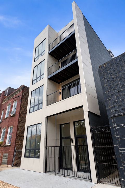 3244 N Lincoln Avenue 4S Chicago IL 60657