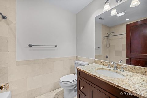 Tiny photo for 2352 W Wilson Avenue #2E, Chicago, IL 60625 (MLS # 12585262)