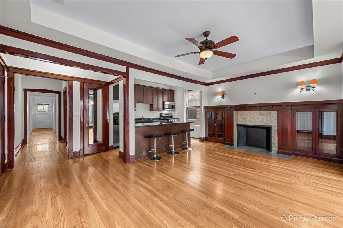 2352 W Wilson Avenue 2E