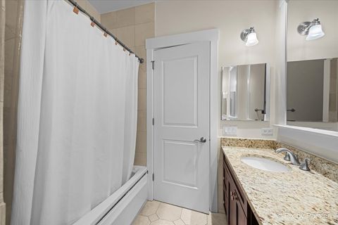 Tiny photo for 2352 W Wilson Avenue #2E, Chicago, IL 60625 (MLS # 12585262)