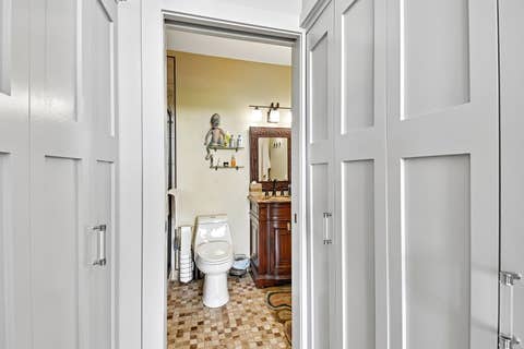 Tiny photo for 3200 N Lake Shore Drive #410, Chicago, IL 60657 (MLS # 12710864)