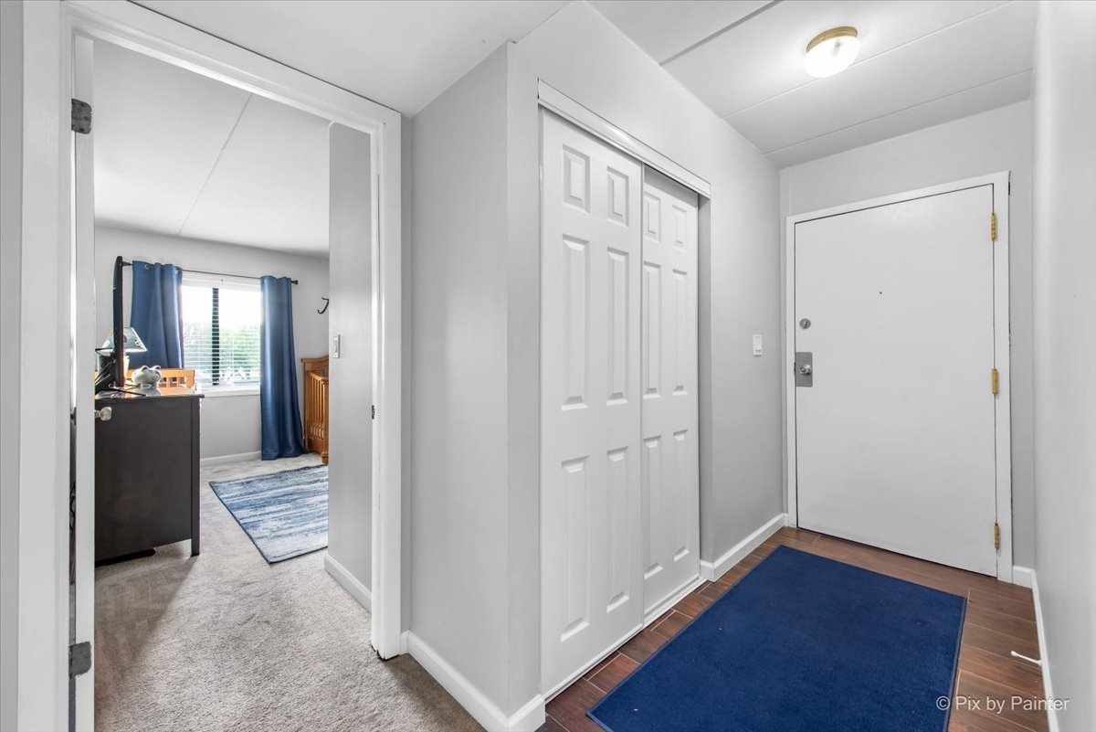 210 E Fountainview Lane 2B