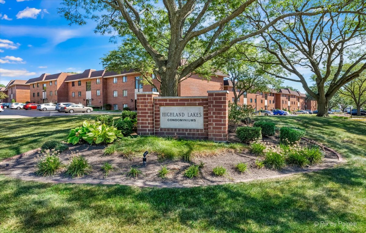 210 E Fountainview Lane 2B
