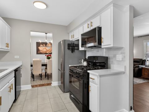 Tiny photo for 37 Monterey Drive, Vernon Hills, IL 60061 (MLS # 12594277)