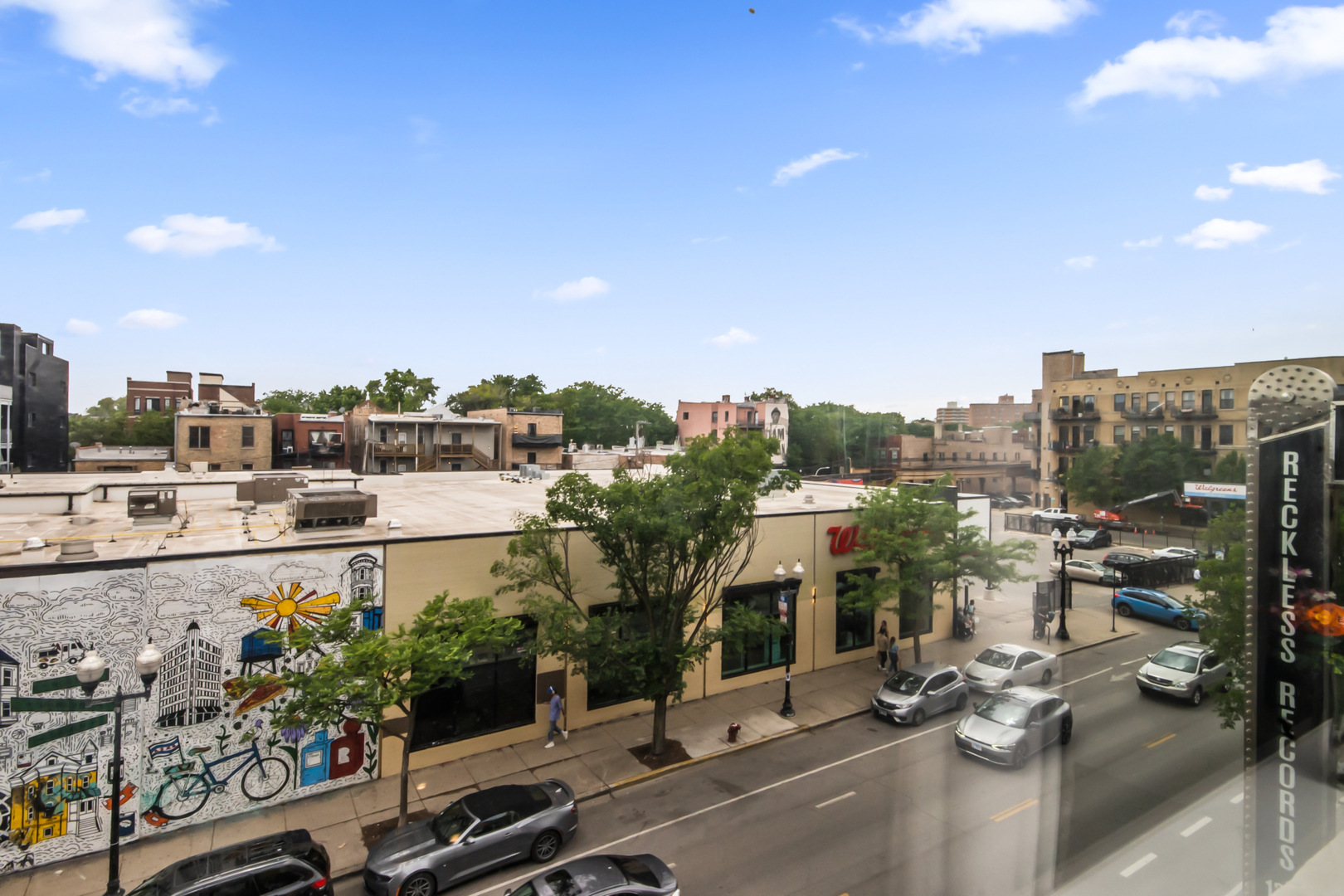1375 N Milwaukee Avenue 2F