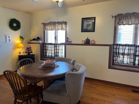 Tiny photo for 1021 Webster Street, Ottawa, IL 61350 (MLS # 12566641)