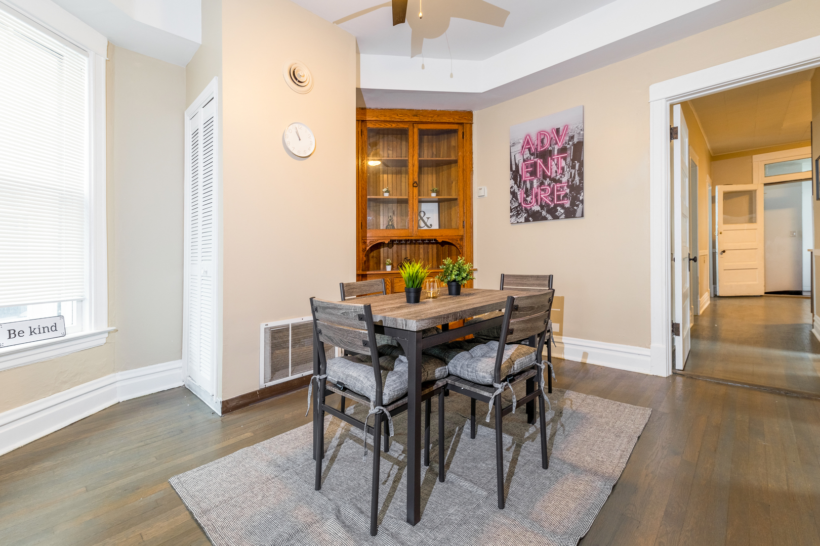 2506 N Monticello Avenue