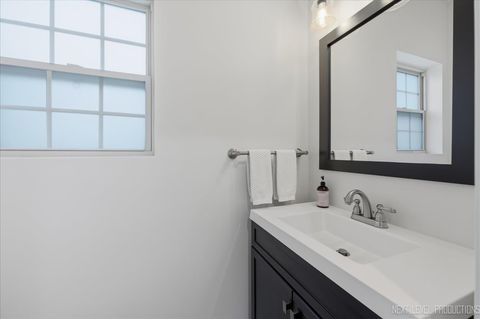 Tiny photo for 822 Hamlet Street, Batavia, IL 60510 (MLS # 12594295)