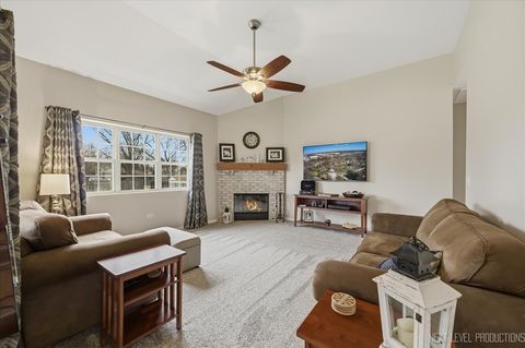 Tiny photo for 822 Hamlet Street, Batavia, IL 60510 (MLS # 12594295)