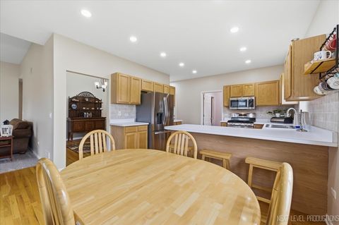 Tiny photo for 822 Hamlet Street, Batavia, IL 60510 (MLS # 12594295)